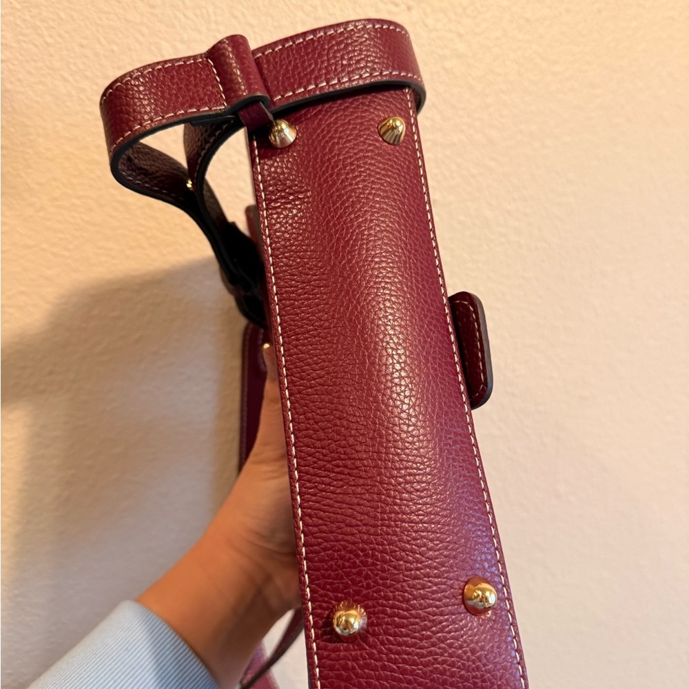 Elegant Burgundy Shoulder Bag/ Crossbody Bag - Picture 3 of 7